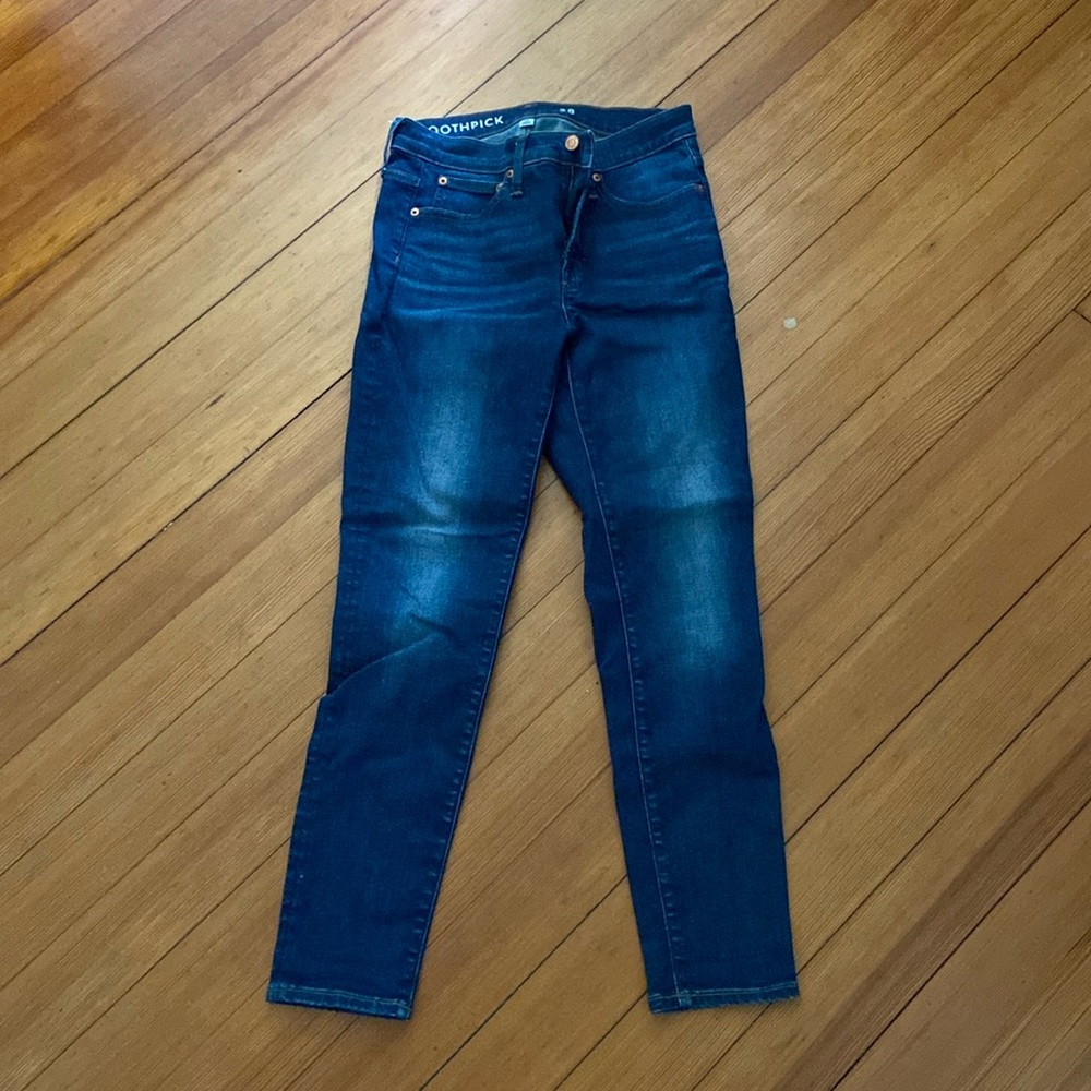 Toothpick dark wash blue skinny jeans (size 28)